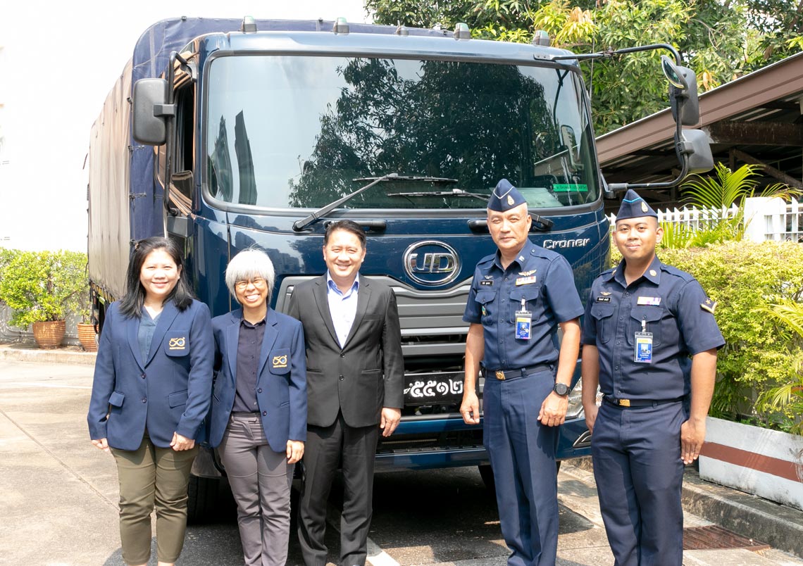 タイ王国空軍 ミットプラチャ部隊へ書籍寄贈