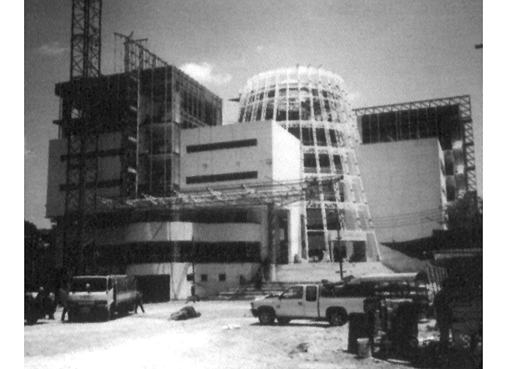 1996-pattanakarn-building-01