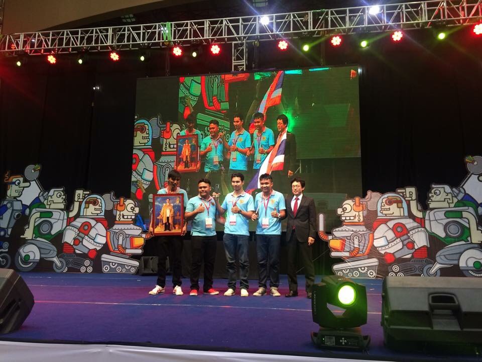 ร่วมชื่นชมเยาวชนไทย  ทีม V-BOT มหาวิทยาลัยวงษ์ชวลิตกุล คว้ารางวัลการแข่งขันหุ่นยนต์ระดับโลก จากการแข่งขัน ABU ROBOCON 2015 ณ สาธารณรัฐอินโดนีเซีย