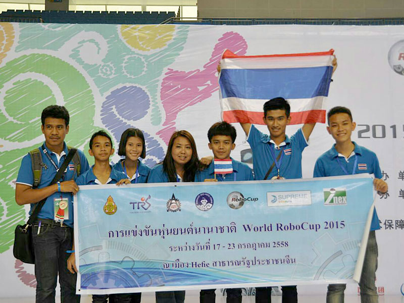   ทีม TPA 1 จาก โรงเรียนบางปลาม้า สูงสุมารผดุงวิทย์ จ.สุพรรณบุรี คว้ารางวัลอันดับที่ 3 ของโลก ประเภทหุ่นยนต์กู้ภัยเป็นความภาคภูมิใจของประเทศไทย ที่เยาวชนไทยประสบความสำเร็จบนเวทีโลกได้อย่างน่าชื่นชม
